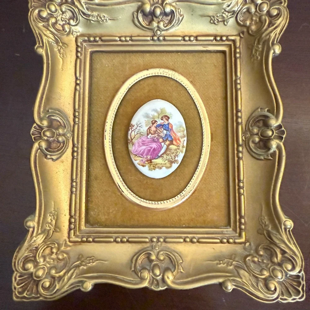 Vintage French mid century ceramic medallion with velvet  in woodGold Frame Art‎